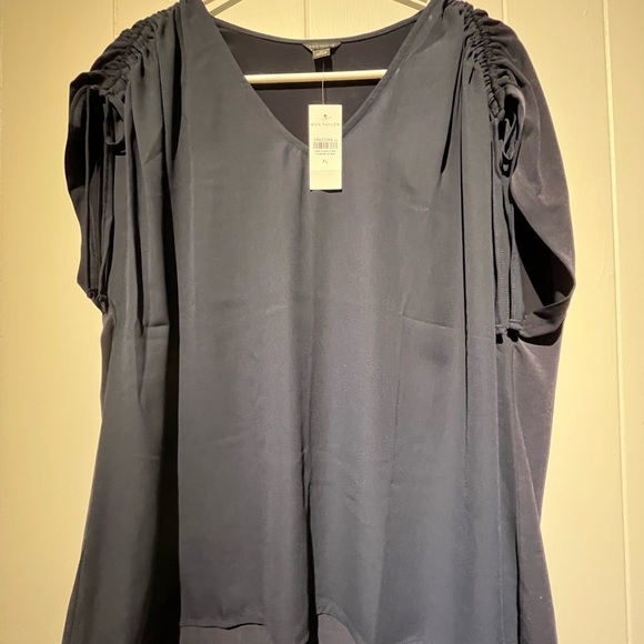 Ann Taylor Tops - Anne Taylor navy cinched top